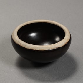 Chinese Tang Dynasty black and white glaze bowl