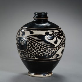 Chinese Northern Song Dynasty Cizhou kiln carved flower and fish pattern Dulu bottle