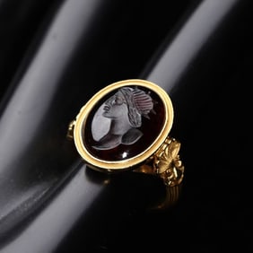 Ancient Roman period, garnet silver ring
