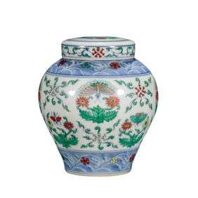 Chinese Ming Dynasty Chenghua period Doucai flower pattern covered jar