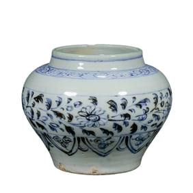 Chinese Yuan Dynasty Blue and White Flower Pattern Jar