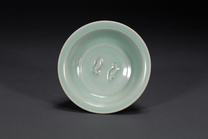 Chinese Southern Song Dynasty Longquan kiln green glaze double fish folded rim washbasin
