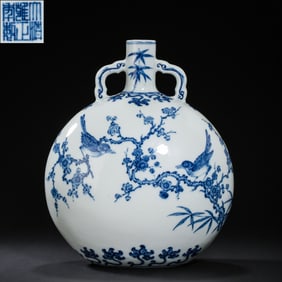 Blue and white flower and bird pattern moon vase, Yongzheng period, Qing Dynasty, China