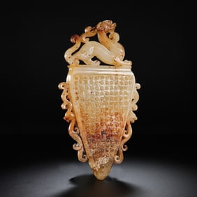Chinese Warring States Period hook cloud pattern dragon pendant
