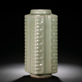Chinese Southern Song Dynasty Longquan kiln green glaze Cong-style vase
