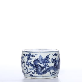 Blue and white dragon-patterned cricket jar, Xuande period, Ming Dynasty, China