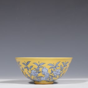 Yellow-glazed blue-and-white bowl, Chenghua period, China