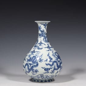 Chinese Ming Dynasty Blue and White Dragon Pattern Jade Pot