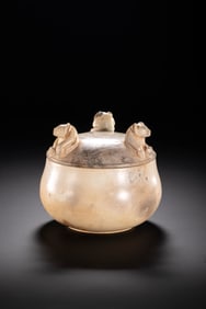 Chinese Han Dynasty Three Bear Heads Jade Covered Bowl