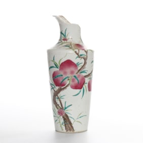 Chinese Qing Dynasty Famille Rose Longevity Peach Pattern Vase Specimen