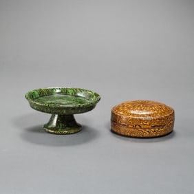 A set of Chinese Tang Dynasty green-glazed coiled pottery and yellow-glazed coiled pottery lidded
