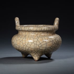 Chinese Song Dynasty Ge Kiln Double-eared Tripod Censer