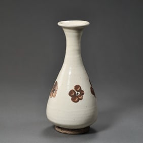 Chinese Northern Song Dynasty Cizhou kiln white glaze dotted jade pot spring bottle