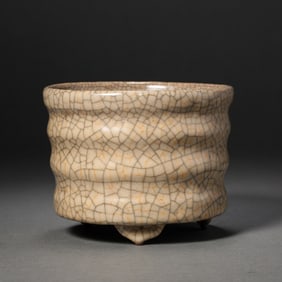 Chinese Song Dynasty Ge Kiln Tripod Burner