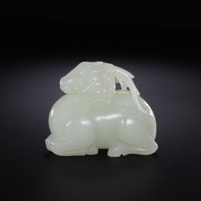 Chinese Qing Dynasty Hetian white jade deer
