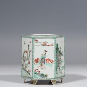 Chinese Qing Dynasty Brush Holder with Story-themed Pattern