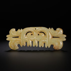 Jade hook cloud pendant of Hongshan culture during the Hongshan period of China