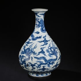 Chinese Ming Dynasty Blue and White Dragon Pattern Jade Huchun Vase
