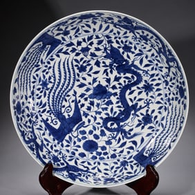 Large blue and white dragon and phoenix pattern plate from the Wanli period of the Ming Dynasty,