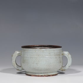 Chinese Song Dynasty official kiln celadon gui-style furnace