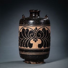 Black-glazed double-handled vase with carved floral patterns from the Cizhou kiln, Northern Song