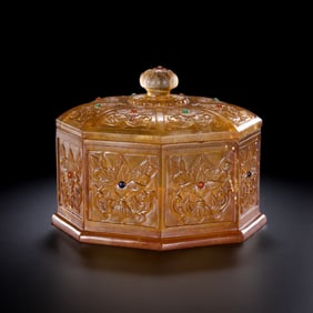 Chinese Tang Dynasty crystal jar with lid