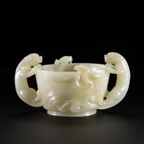 Chinese Han Dynasty cup with phoenix pattern and double dragon ears