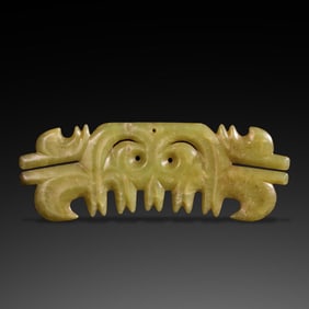 Hook-cloud jade pendant of Hongshan culture during the Hongshan period of China