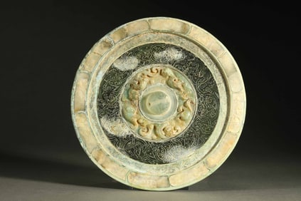 Chinese Han Dynasty bronze mirror