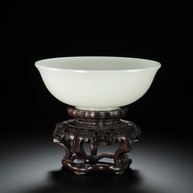 Hetian white jade bowl, Qianlong period, Qing Dynasty, China