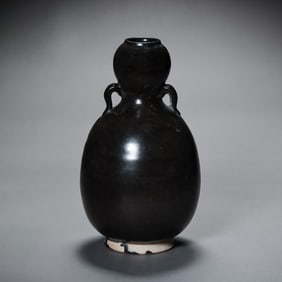 Chinese Tang Dynasty Gongxian kiln black glaze gourd bottle