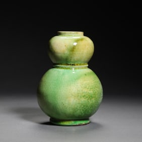 Chinese Tang Dynasty green glaze gourd bottle