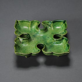 Chinese Tang Dynasty green glaze square flower mouth high foot plate