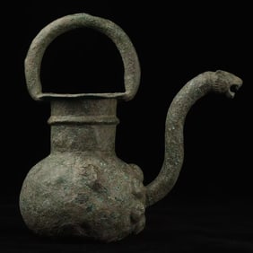 Achaemenid period ancient Persian culture lion handle pot
