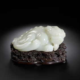 Chinese Qing Dynasty Hetian white jade auspicious beast