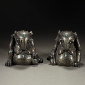 A pair of gold, silver and gem-inlaid rat weights from the Warring States Period of China