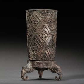 Chinese Han Dynasty sterling silver three-animal footed cup