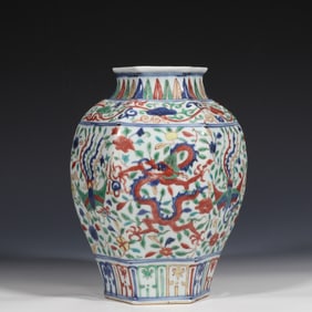 Chinese Ming Dynasty Jiajing period five-color dragon pattern jar