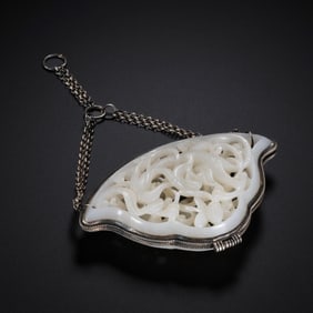 Chinese Liao Dynasty Hetian jade sachet