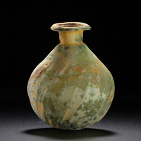 Chinese Tang Dynasty glass bottle
