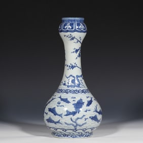 Chinese Qing Dynasty Blue and White Fish and Algae Pattern Garlic Vase