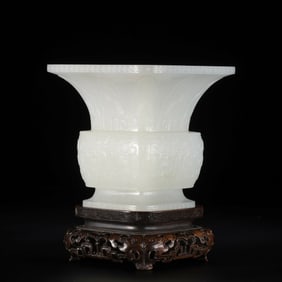 square vase with animal-face patterns made of Hetian white jade from the Qing Dynasty, China