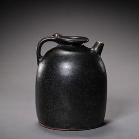 Chinese Tang Dynasty Gongxian kiln black glaze pot