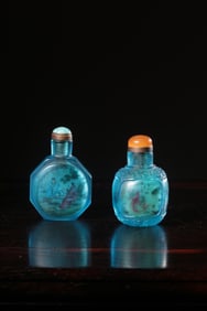 A set of blue-painted snuff bottles that have returned from overseas