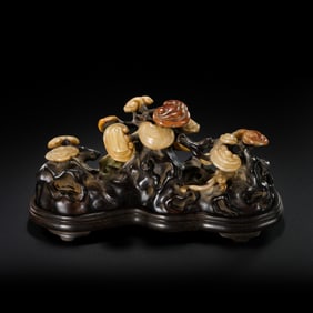 Lingzhi-shaped pen holder from the Qing Dynasty of China