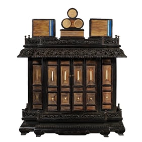 Chinese Qing Dynasty Rosewood Antique Shelf