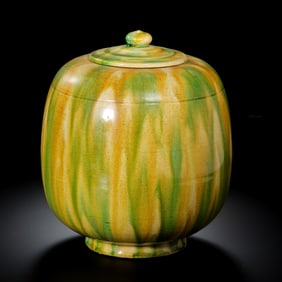 Chinese Tang Dynasty tricolor covered jar