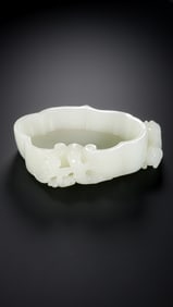 Chinese Qing Dynasty Hetian white jade water basin