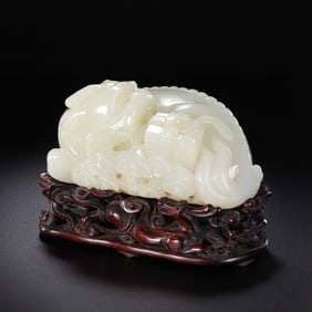 Chinese Qing Dynasty Hetian white jade auspicious beast