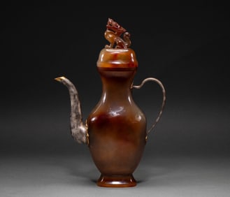 Agate ewer from the Liao Dynasty in China